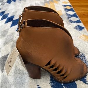 NWT Ariat Booties size- 8.5